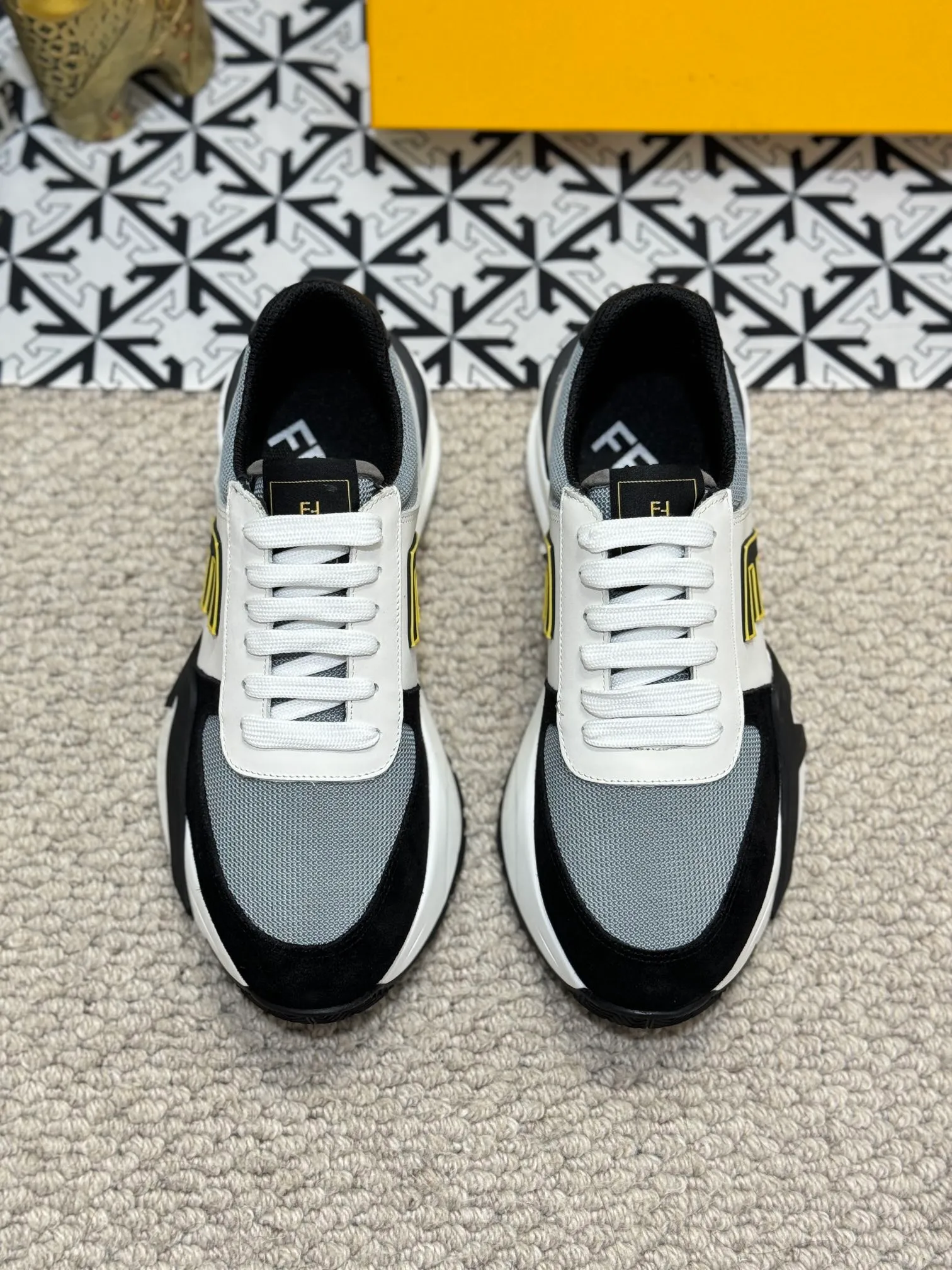 Men's men's shoes 💰520 [New style] 🦥🦥 Original quality - Fendi ◾️▫️F D🆕 Spring and summer new men's slip-on sneakers, with elastic straps, side zippers, and corrugated soles engraved with F. Embossed Fendi Flow lettering on the heel. Mixed material of high-tech fabric and black suede. FF graphic tongue. Ultra-light and wear-resistant EVA sole. Size: 38-44 (45 customized
